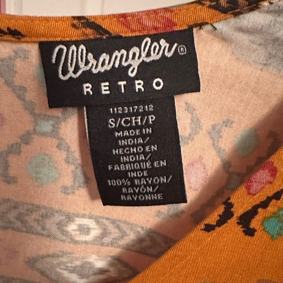 Wrangler Aztec Print Dress - Picture 7 of 8